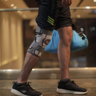 Tynor Functional Knee Support D-09 | Hinged Knee Brace for Stability