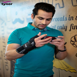 Tynor Wrist Splint with Thumb Support E-44 – Pain Relief