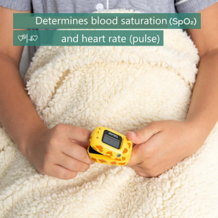 Children pulse oximeter by Beurer on small finger