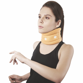 Vissco PC 0301B cervical collar regular front view